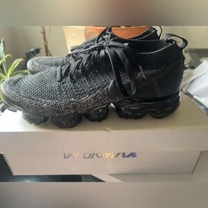 Nike Dark Gray Vapormax Flyknit 2 Sneakers